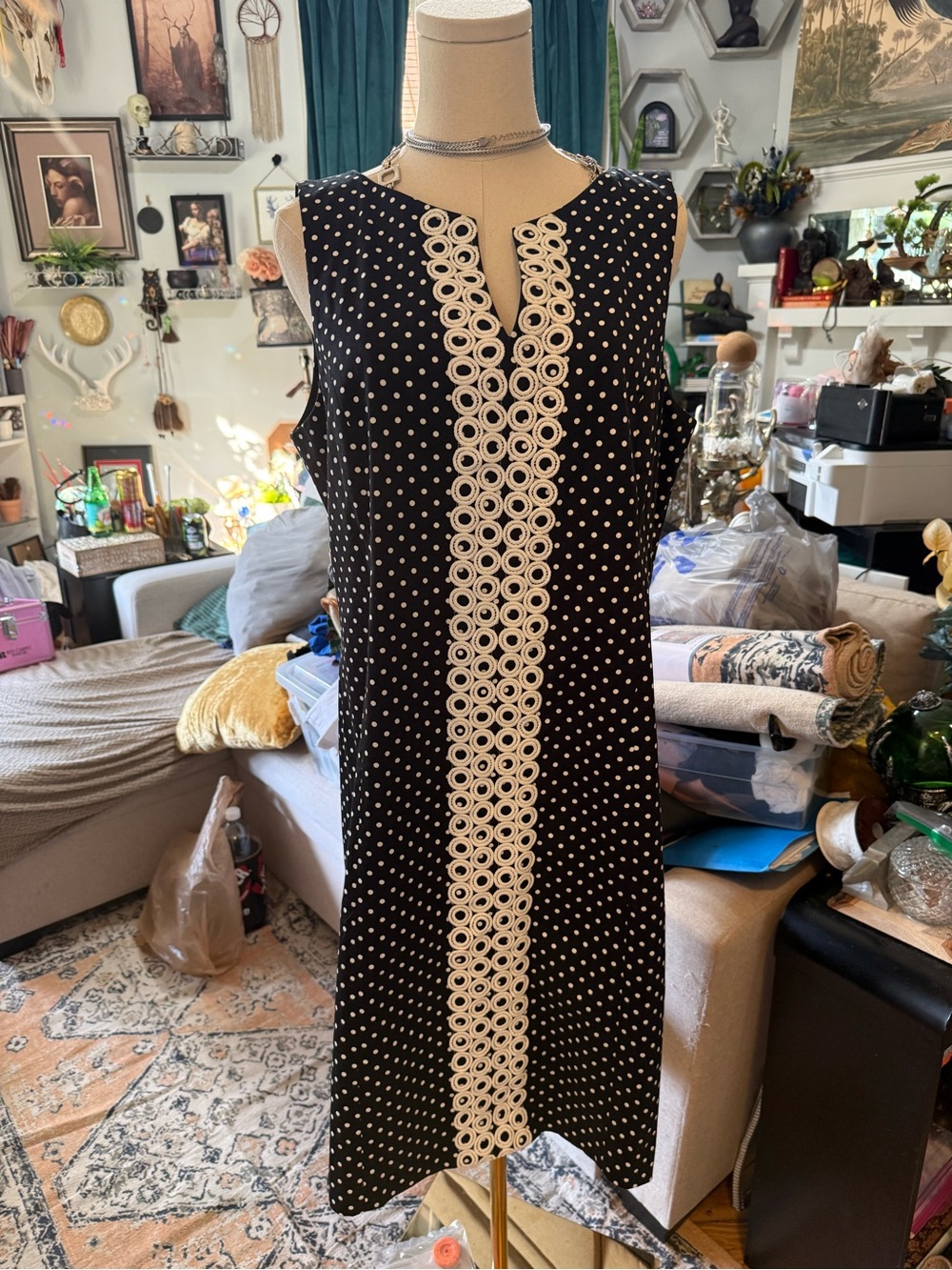 Jones Studio Sleeveless Black Polka Dot Shift Dress with White Lace Trim